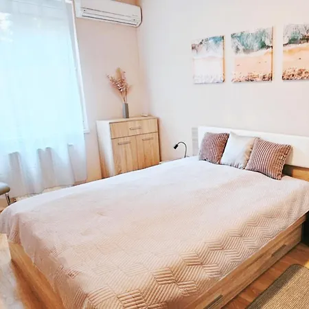 Apartment Lm *